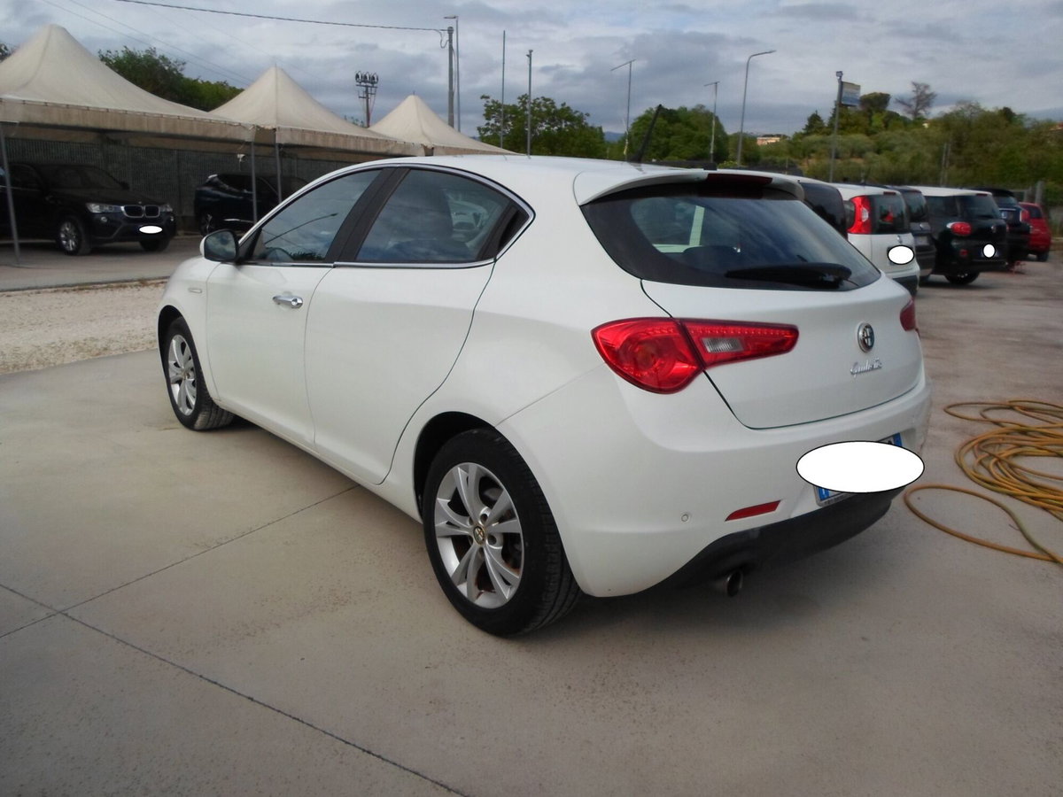 Alfa Romeo Giulietta 1.4 Turbo Distinctive Gpl 120cv E6 (6)