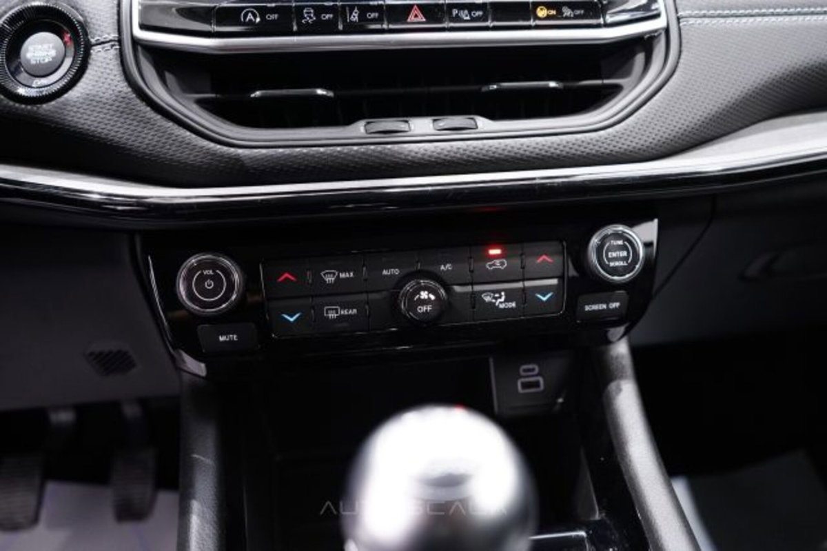 Jeep Compass 1.3 Turbo T4 2WD Night Eagle (16)