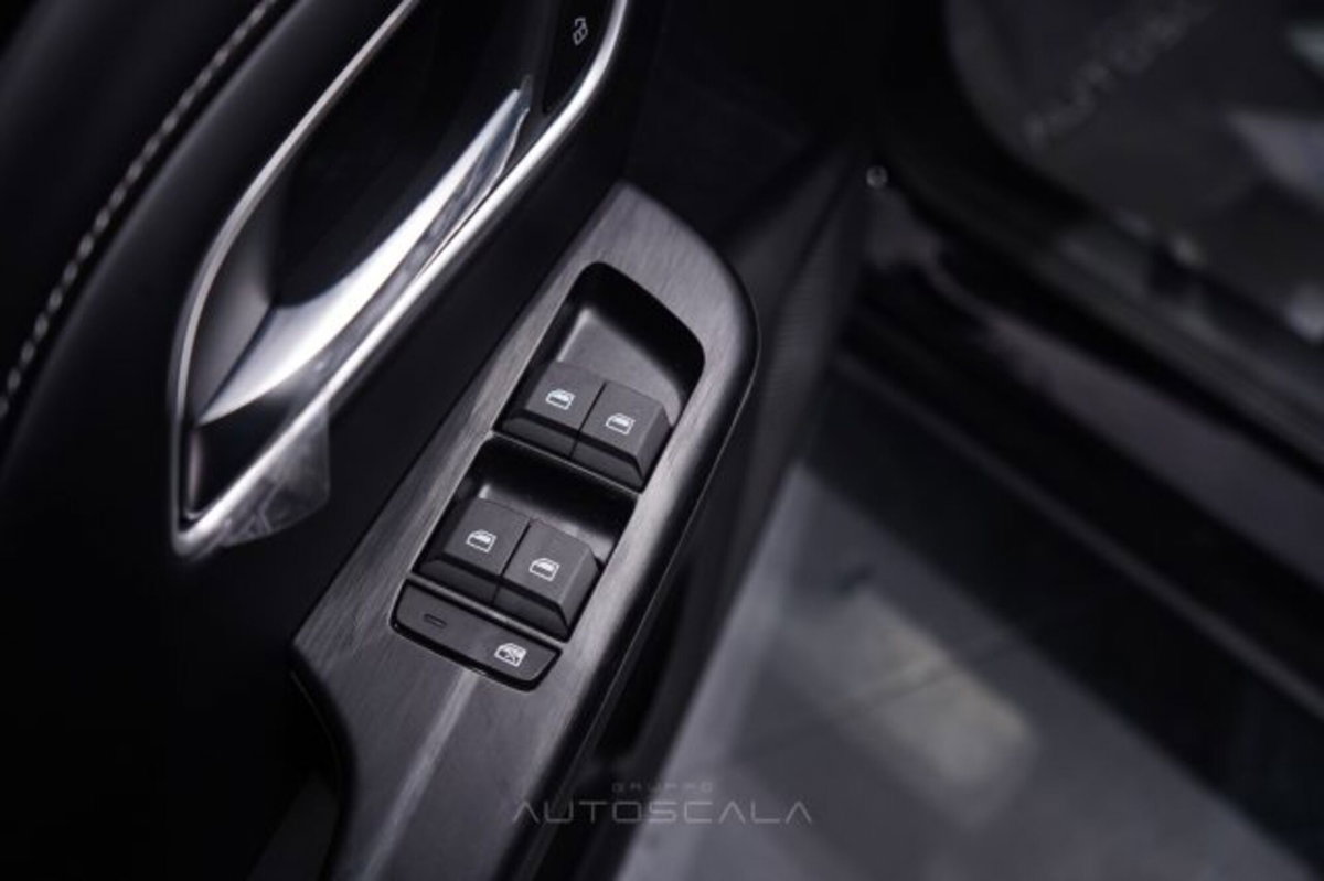 Mg ZS ZS 1.5 Luxury (10)