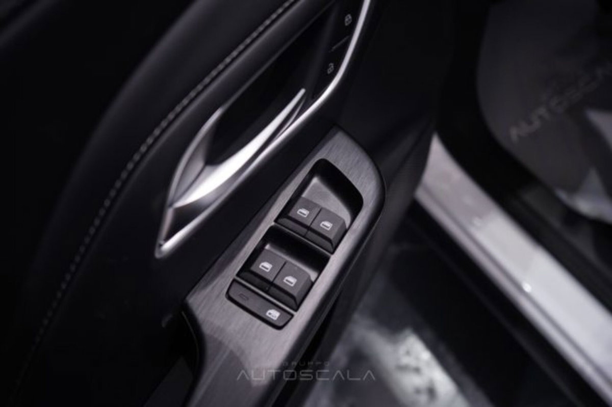 Mg ZS ZS 1.5 Luxury (9)
