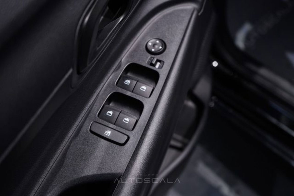 Hyundai i20 1.0 T-GDI 48V iMT ConnectLine (10)