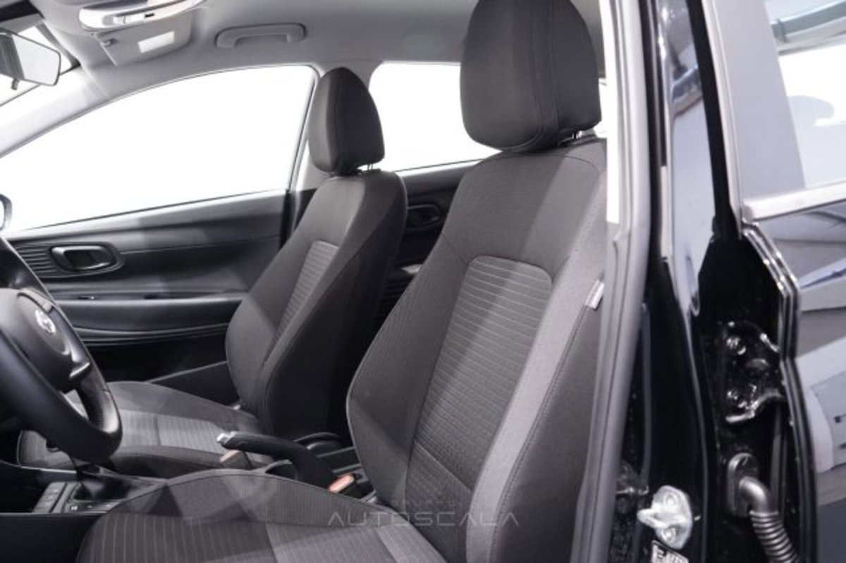 Hyundai i20 1.0 T-GDI 48V iMT ConnectLine (11)