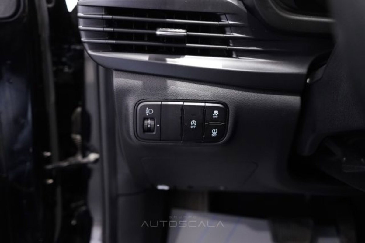 Hyundai i20 1.0 T-GDI 48V iMT ConnectLine (12)