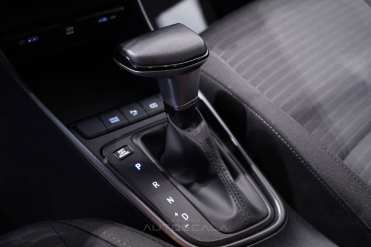 Hyundai i20 1.0 T-GDI 48V iMT ConnectLine (17)