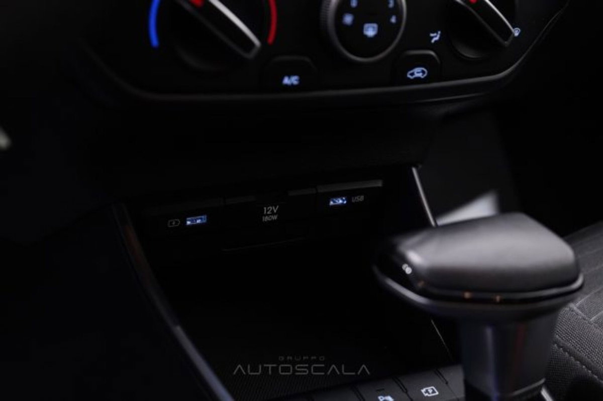 Hyundai i20 1.0 T-GDI 48V iMT ConnectLine (18)