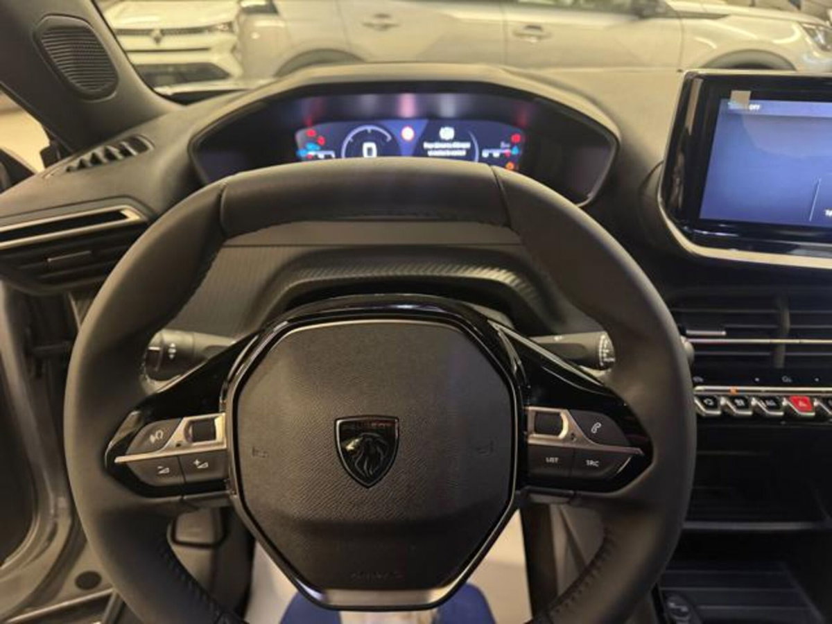 Peugeot 2008 PureTech 100 S&S Allure (10)