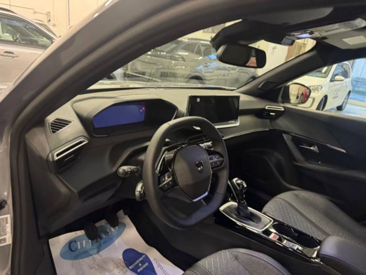 Peugeot 2008 PureTech 100 S&S Allure (6)