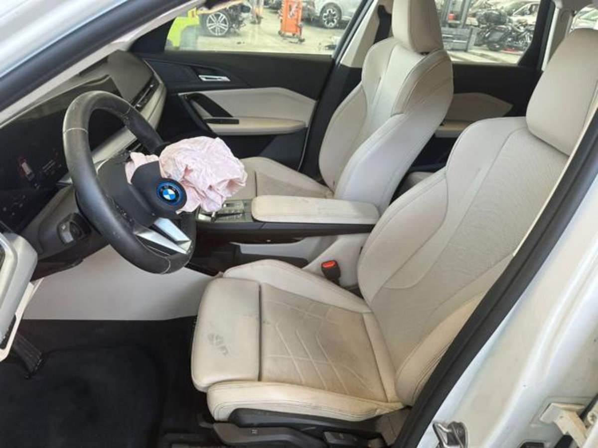 BMW iX1 xdrive 30 MSport (11)