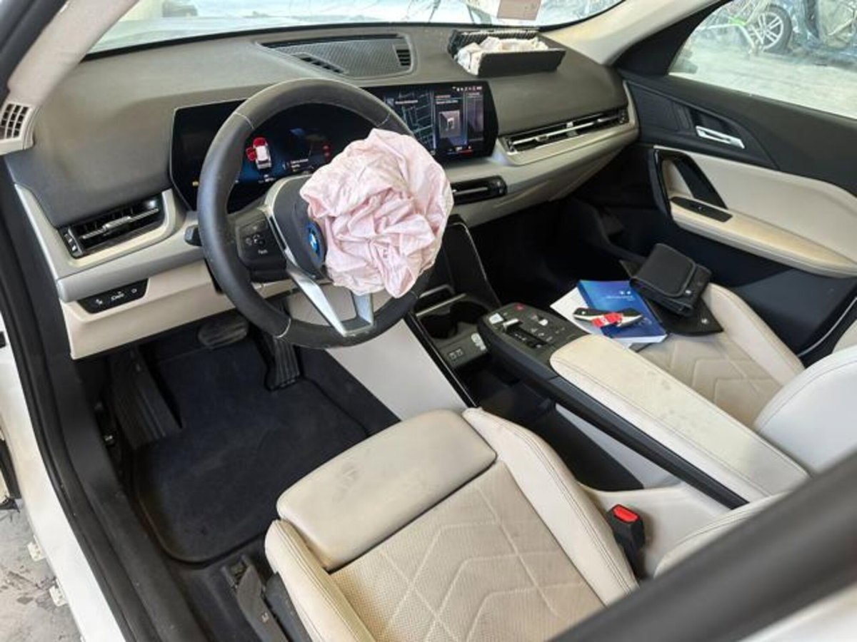 BMW iX1 xdrive 30 MSport (13)