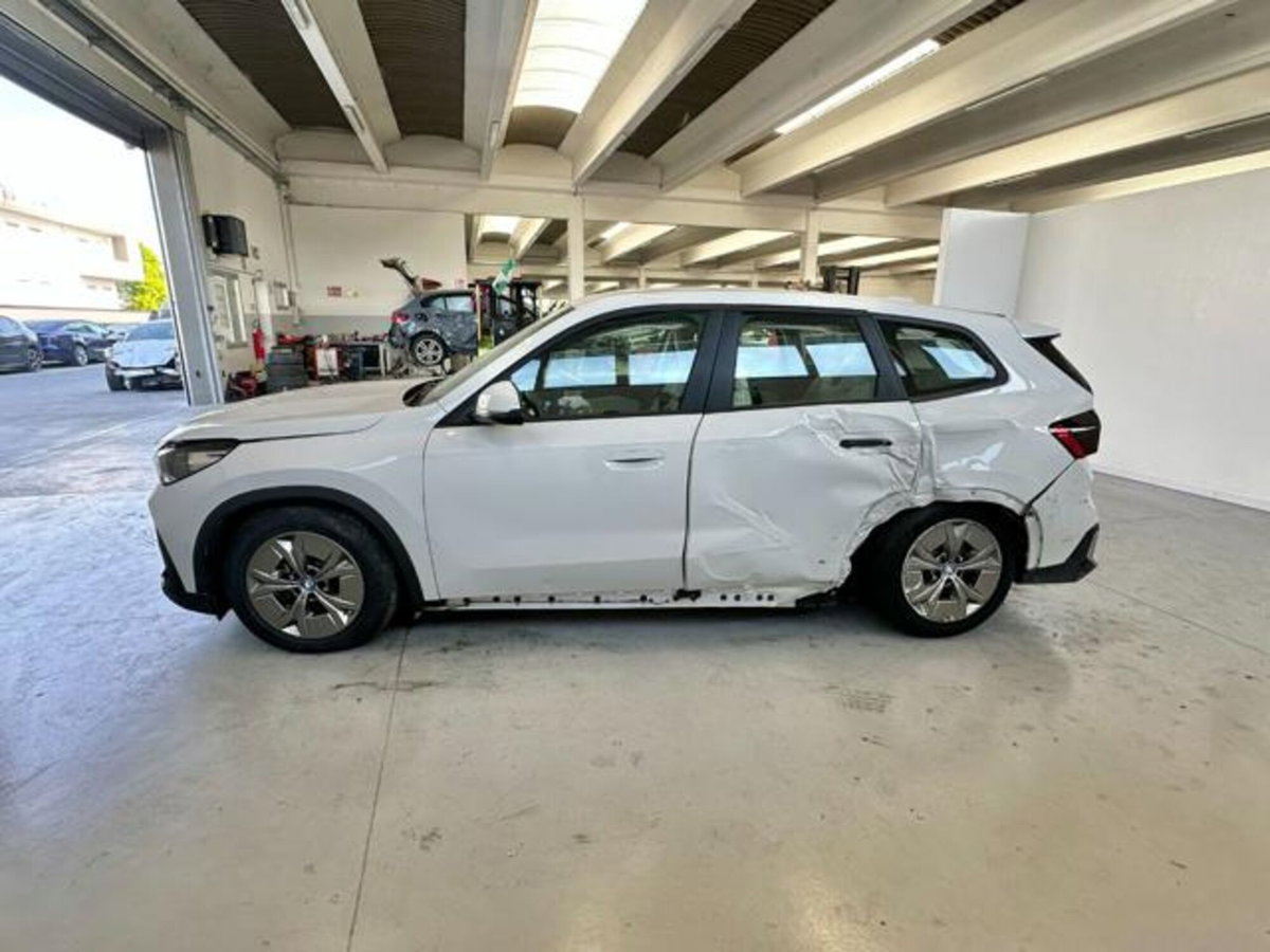 BMW iX1 xdrive 30 MSport (4)
