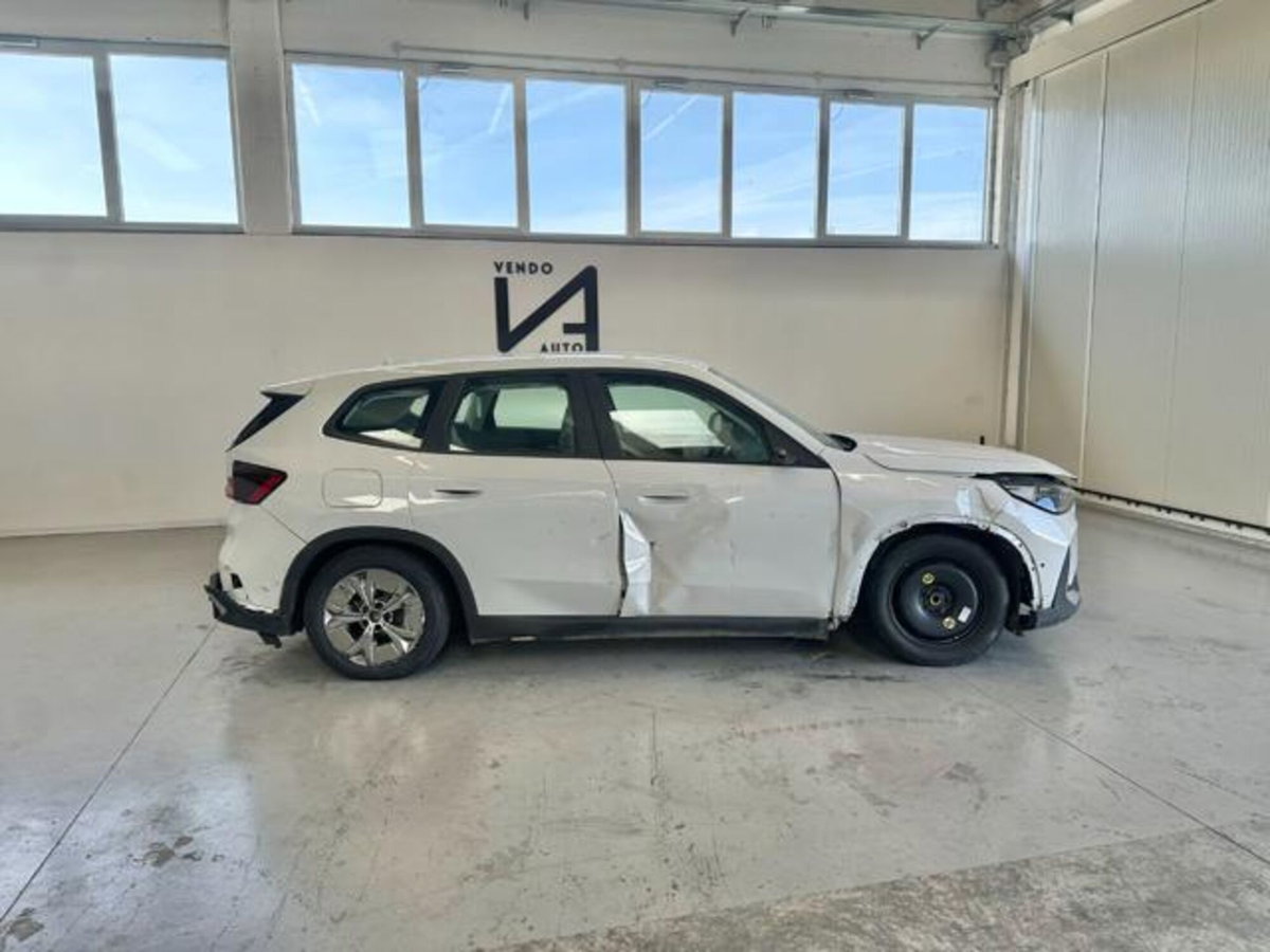 BMW iX1 xdrive 30 MSport (8)