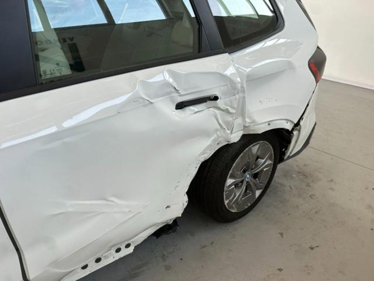 BMW iX1 xdrive 30 MSport (9)