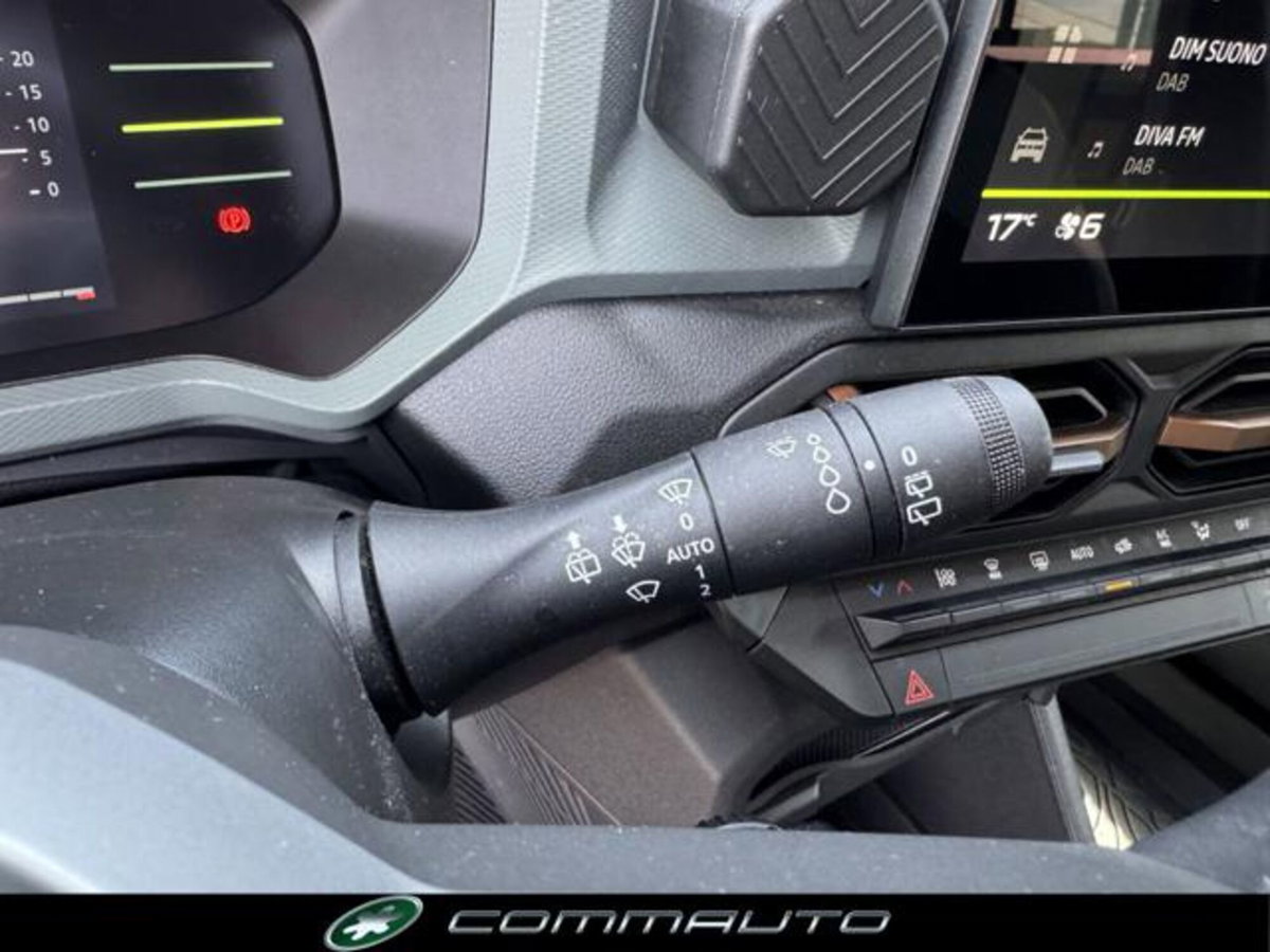 Dacia Duster 1.2 mild hybrid Extreme 4x4 130cv (16)