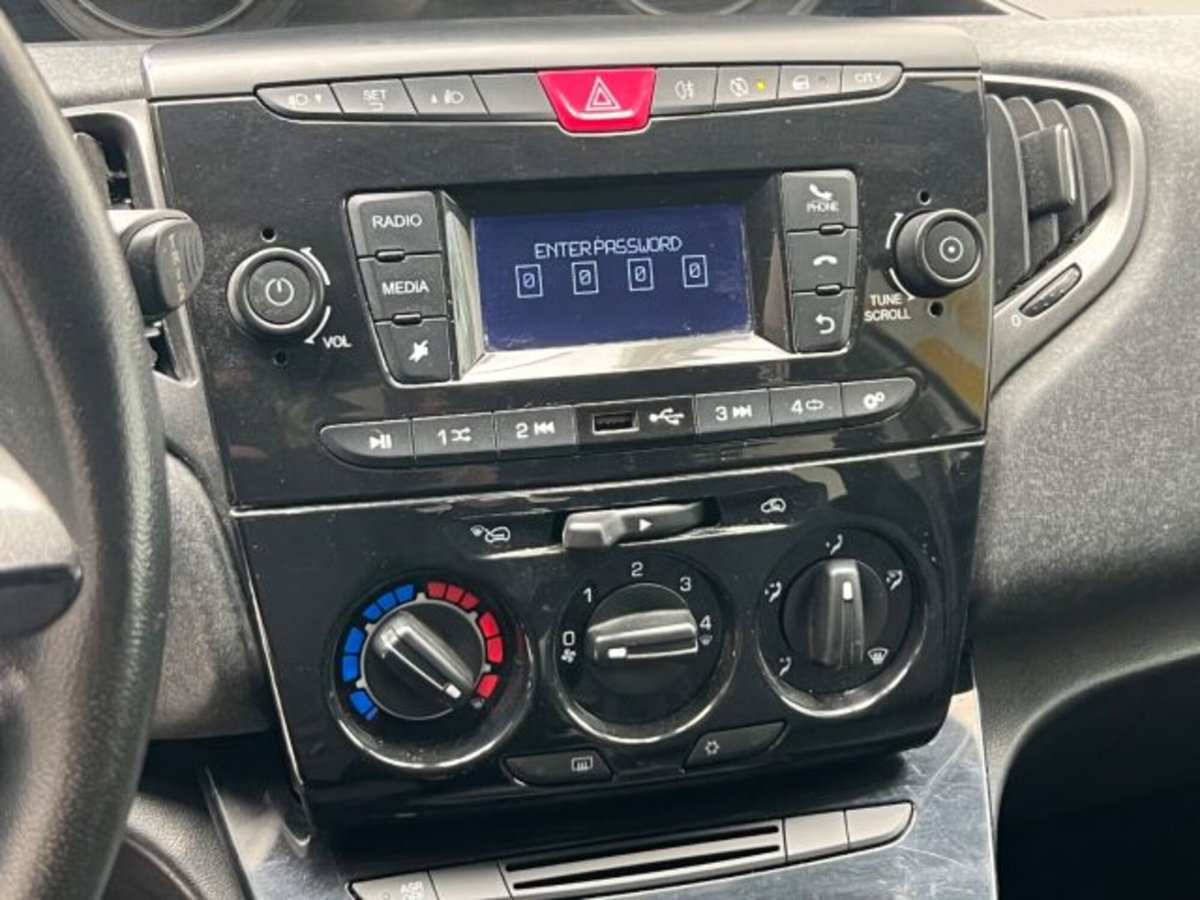 Lancia Ypsilon 1.0 FireFly 5 porte S&S Hybrid Ecochic UnYca (12)