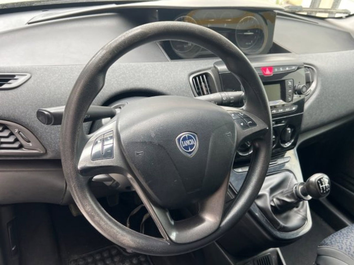 Lancia Ypsilon 1.0 FireFly 5 porte S&S Hybrid Ecochic UnYca (2)
