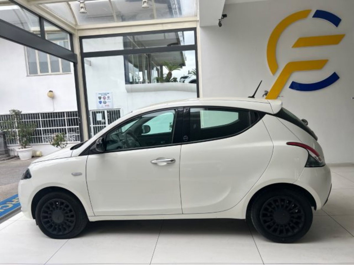 Lancia Ypsilon 1.0 FireFly 5 porte S&S Hybrid Ecochic UnYca (7)