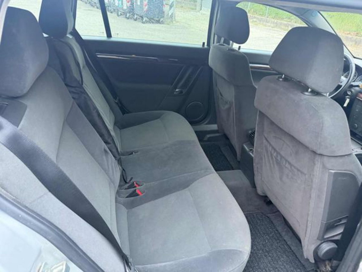 Opel Vectra Station Wagon 1.9 CDTI 120CV Sport (4)