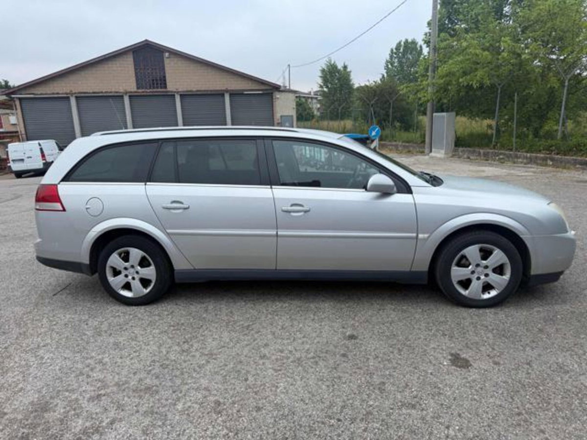 Opel Vectra Station Wagon 1.9 CDTI 120CV Sport (6)