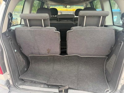 Opel Zafira 16V cat Elegance (11)