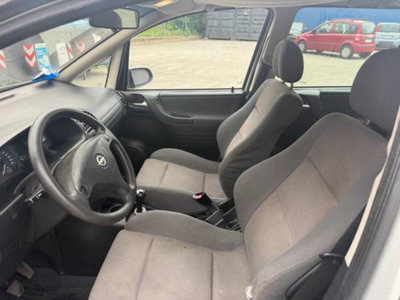 Opel Zafira 16V cat Elegance (7)