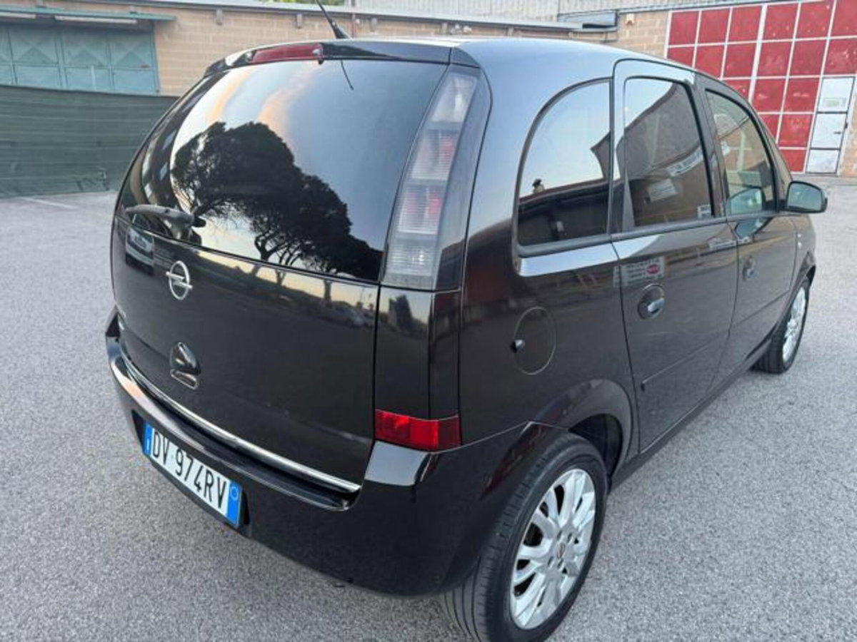 Opel Meriva 1.4 16V Cosmo (15)