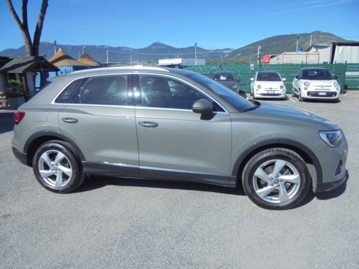 Audi Q3 35 TDI quattro S tronic Business Advanced (16)