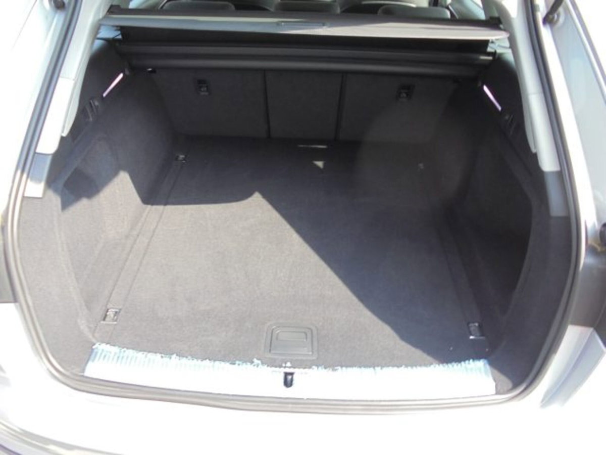 Audi A4 Avant 35 TDI/163 CV S tronic Business Advanced (12)