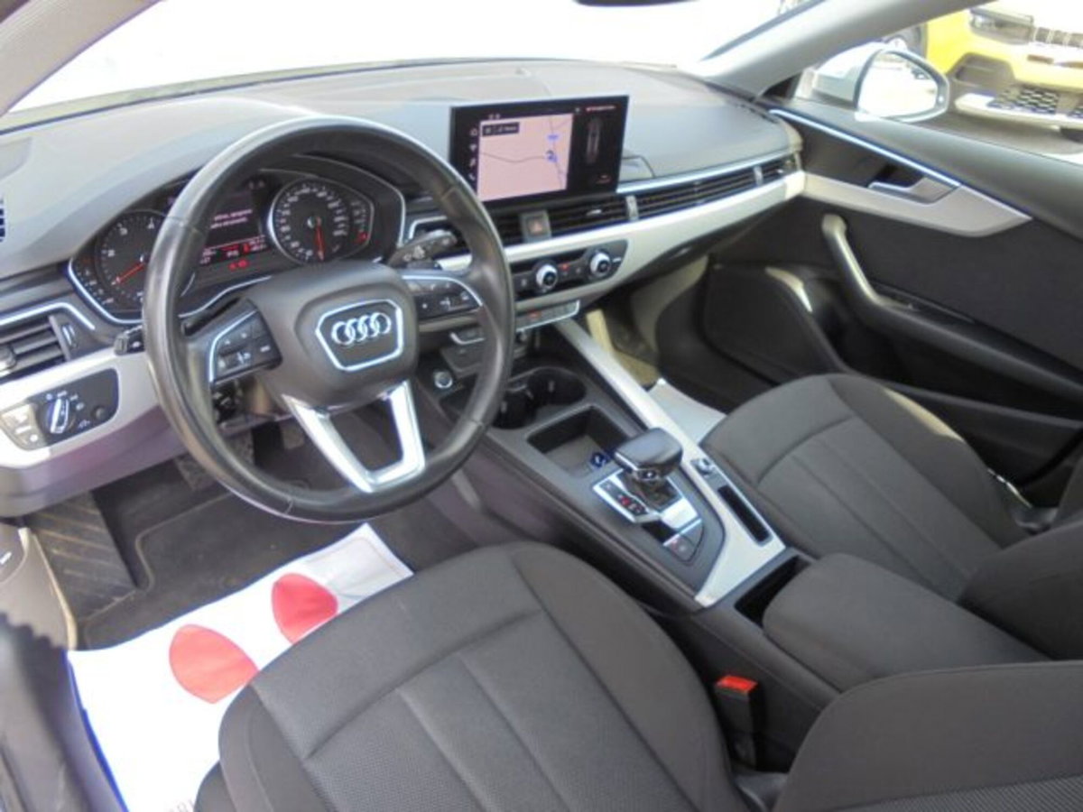 Audi A4 Avant 35 TDI/163 CV S tronic Business Advanced (18)