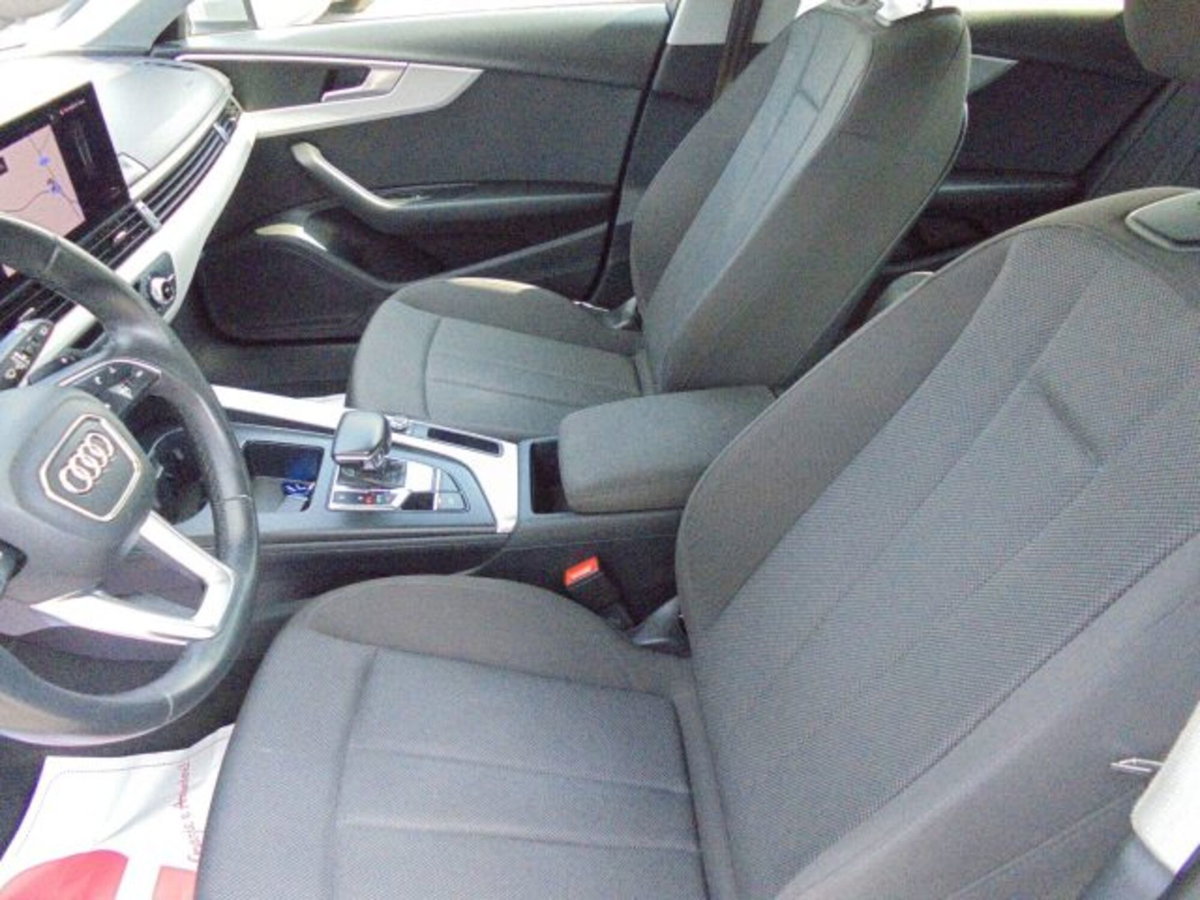 Audi A4 Avant 35 TDI/163 CV S tronic Business Advanced (19)