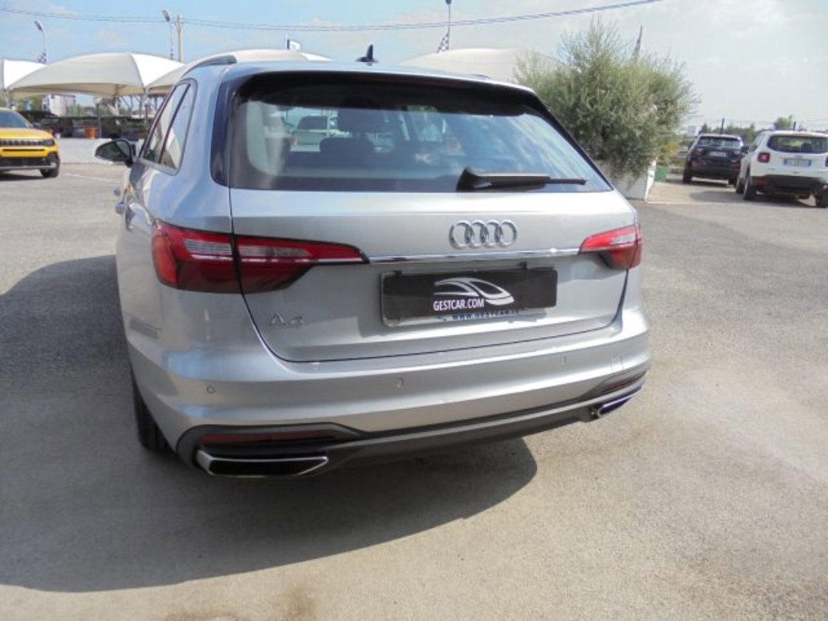 Audi A4 Avant 35 TDI/163 CV S tronic Business Advanced (7)