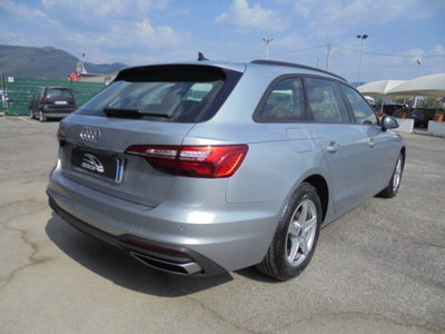 Audi A4 Avant 35 TDI/163 CV S tronic Business Advanced (8)
