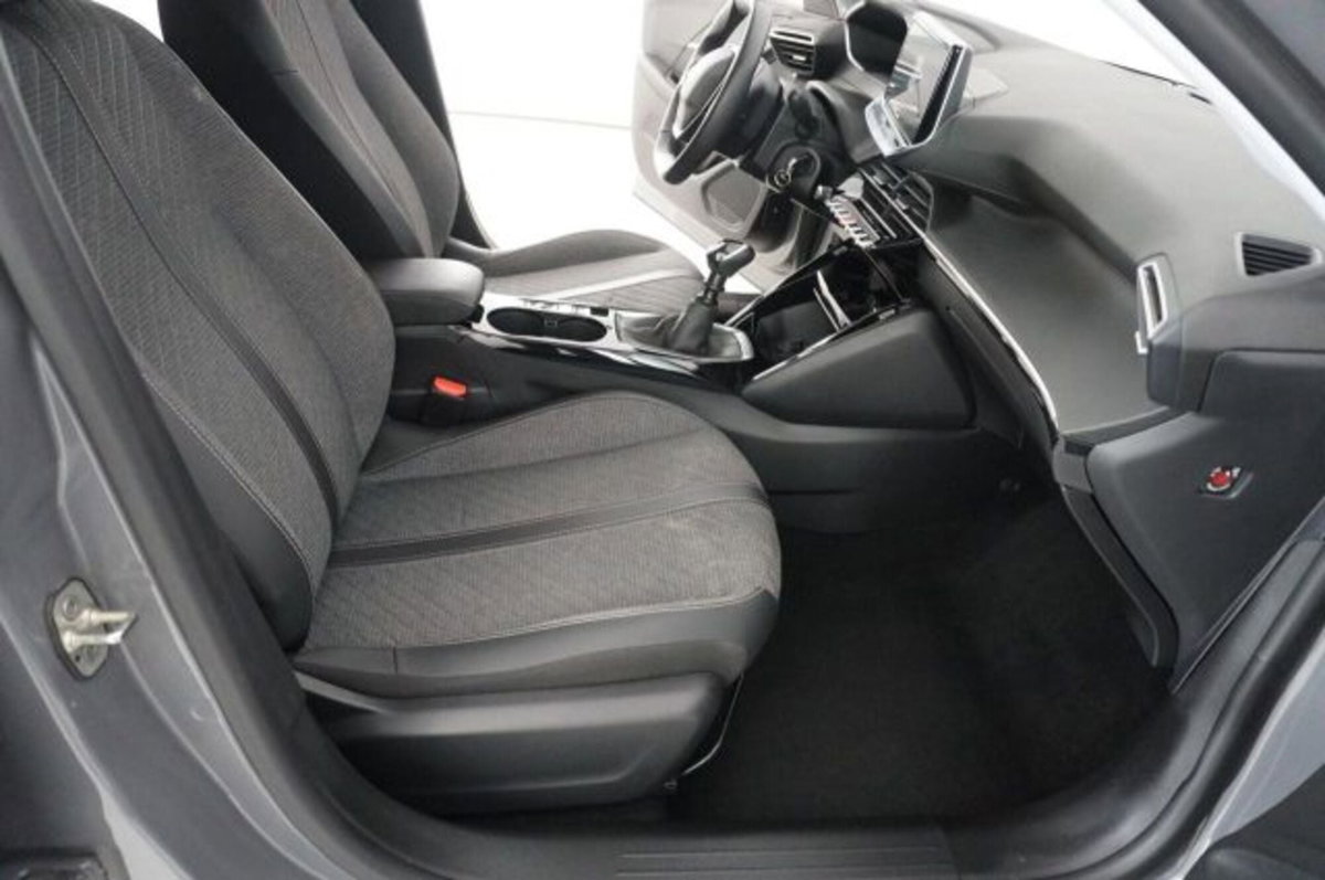 Peugeot 208 1.2 puretech Active s&s 100cv (10)