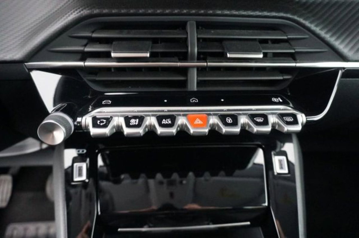 Peugeot 208 1.2 puretech Active s&s 100cv (15)