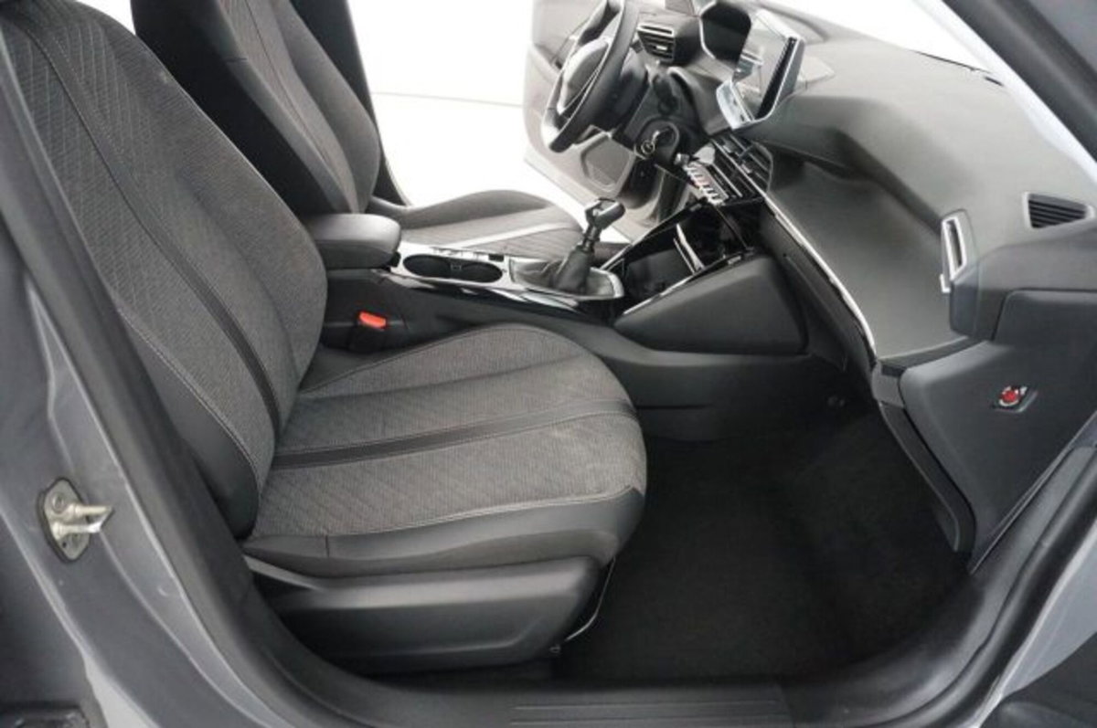 Peugeot 208 1.2 puretech Active s&s 100cv (10)