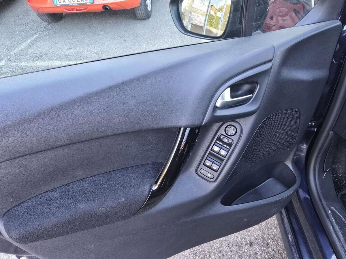 Citroen C3 BlueHDi 75 Van Attraction (11)