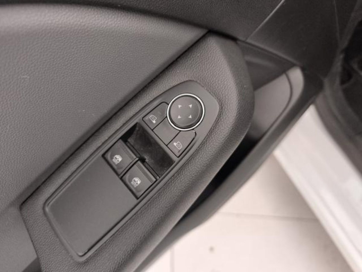Renault Clio Blue dCi 85 CV 5 porte Business (18)