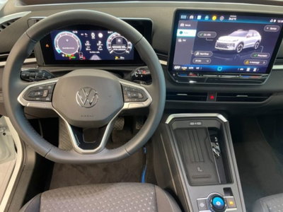 Volkswagen T-Roc 1.5 etsi Life 115cv dsg (2)