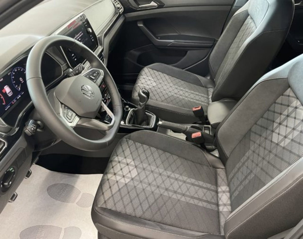 Volkswagen T-Cross 1.0 tsi R-Line 115cv (3)
