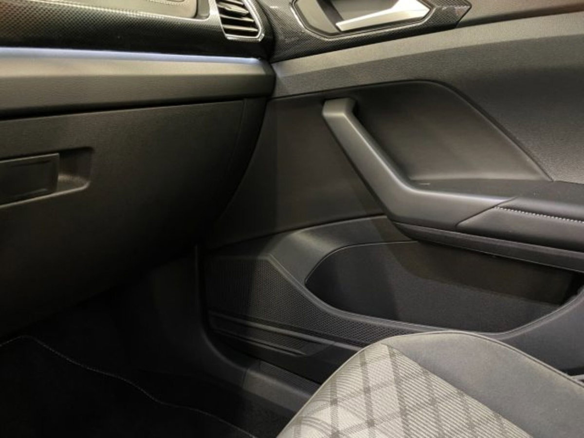 Volkswagen T-Cross 1.0 tsi R-Line 115cv (8)
