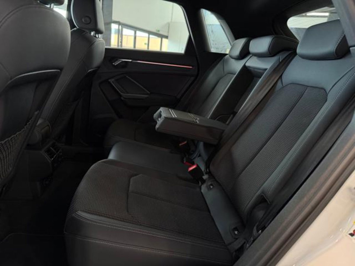 Audi Q3 Sportback 35 TDI quattro S tronic S line edition (15)