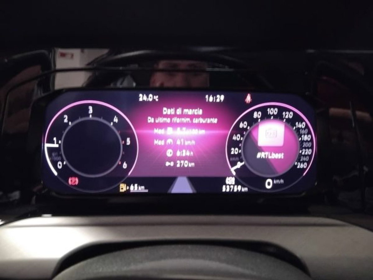 Volkswagen Golf 2.0 TDI SCR Life (17)