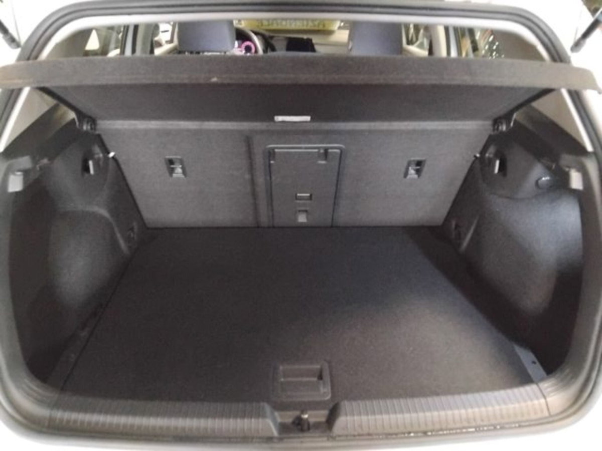 Volkswagen Golf 2.0 TDI SCR Life (7)