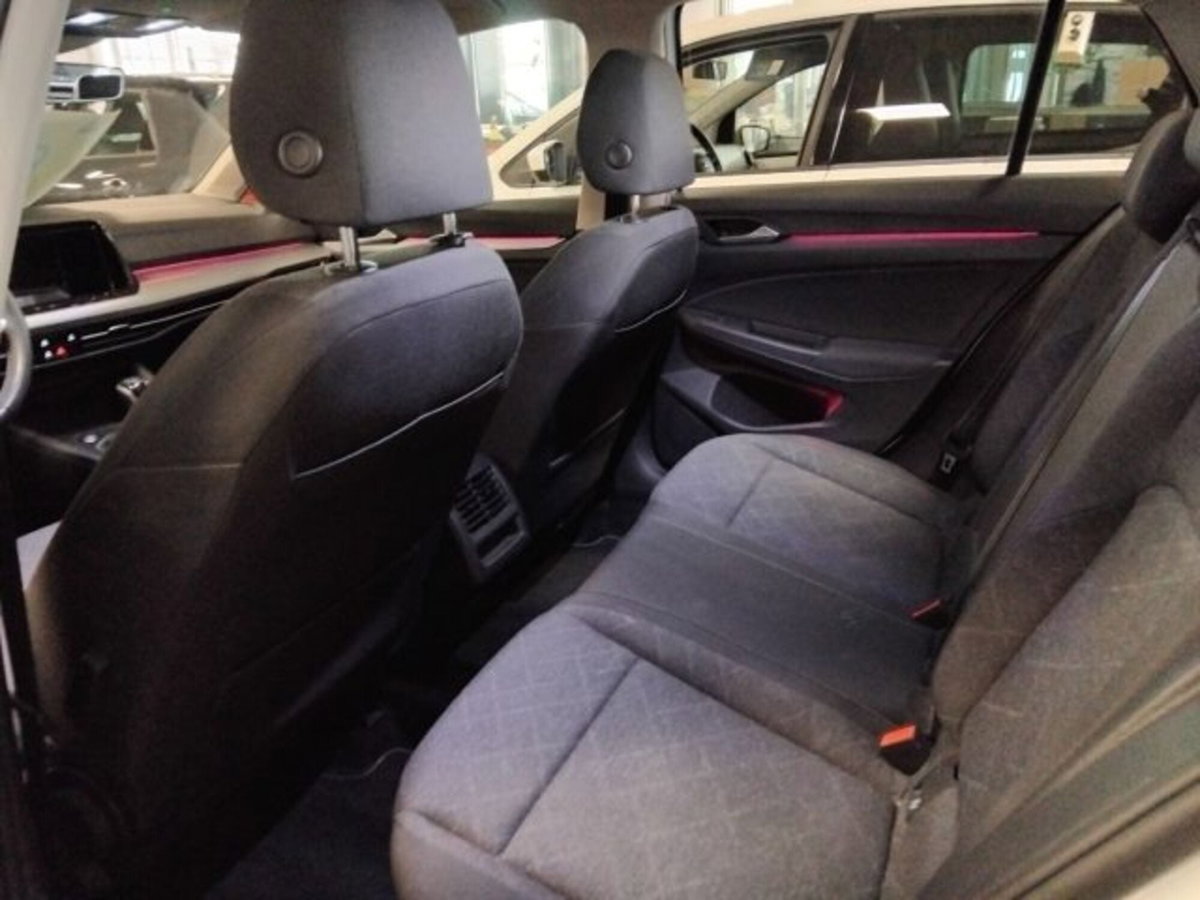 Volkswagen Golf 2.0 TDI SCR Life (8)