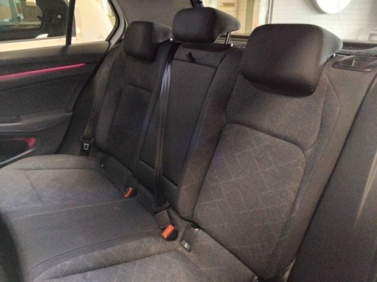 Volkswagen Golf 2.0 TDI SCR Life (9)