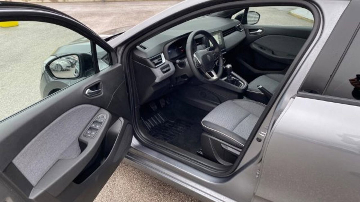 Renault Clio TCe 90 CV 5 porte Techno (10)