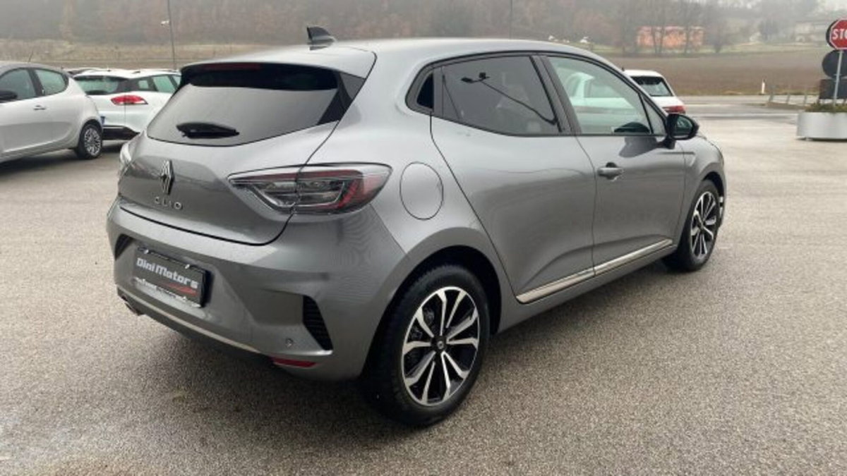 Renault Clio TCe 90 CV 5 porte Techno (5)