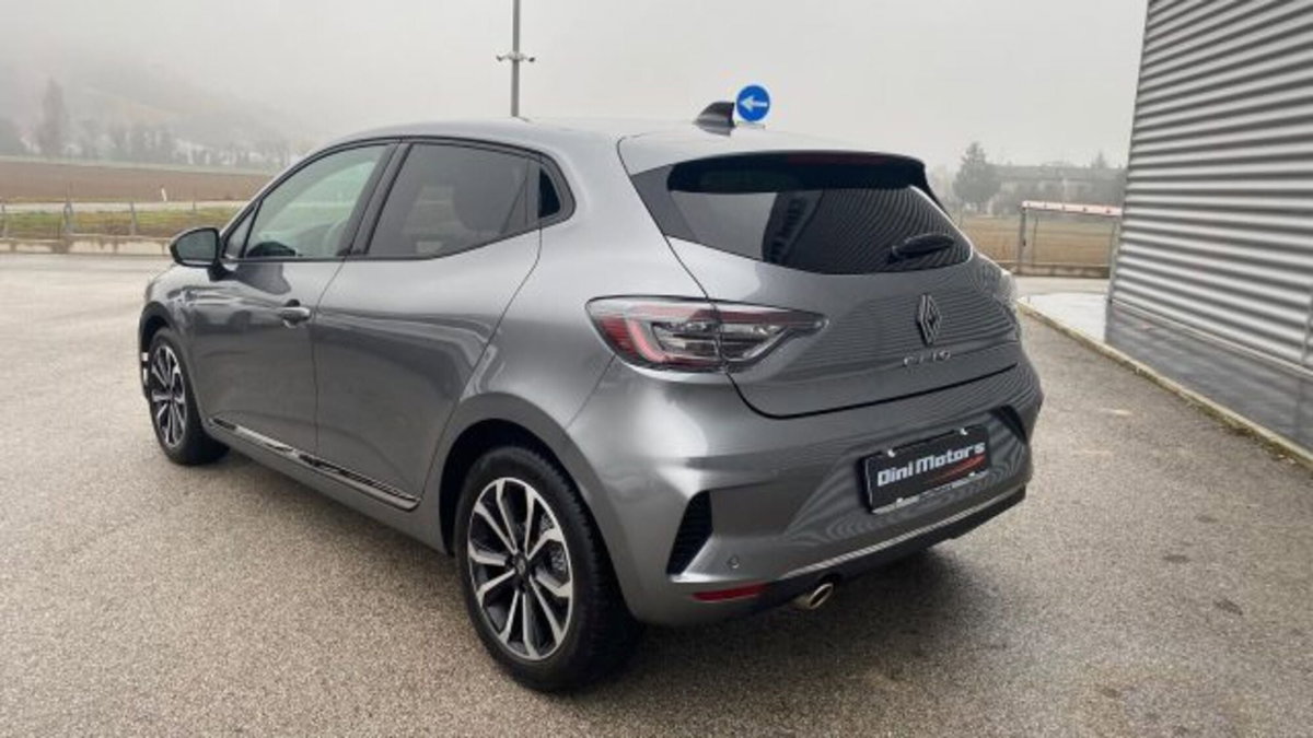 Renault Clio TCe 90 CV 5 porte Techno (7)