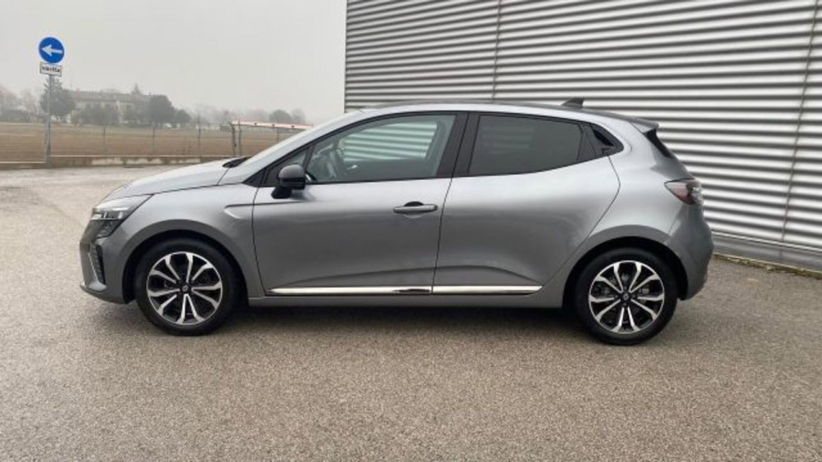 Renault Clio TCe 90 CV 5 porte Techno (8)