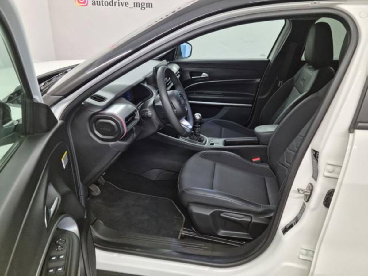 Jeep Avenger 1.2 turbo Summit fwd 100cv (7)