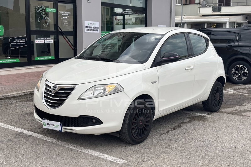 Lancia Ypsilon 0.9 TwinAir 85 CV 5 porte Metano Ecochic Elefantino